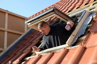 Pose de fenêtres de toit Velux à Hinx